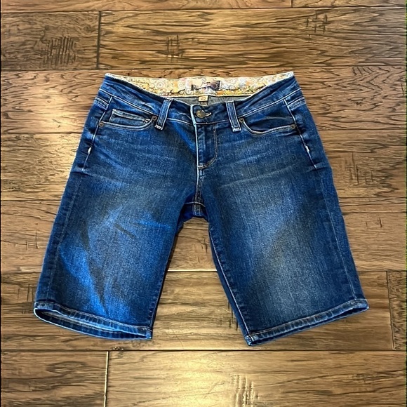 Paige Bermuda Shorts Size 25 - Picture 1 of 16